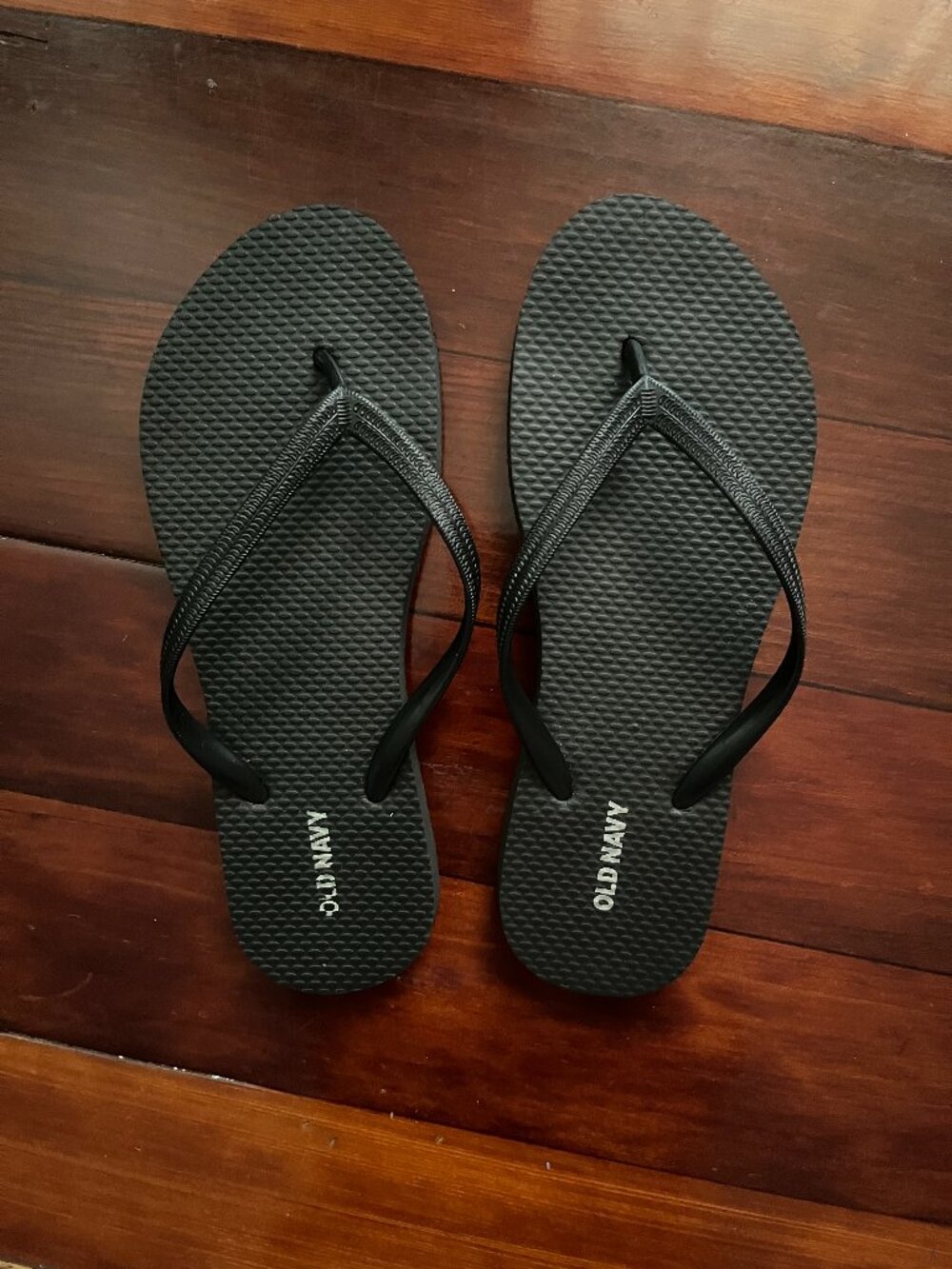 Old Navy Women's Shoe Size 7 Black Classic Flip-Flop Thong Sandals